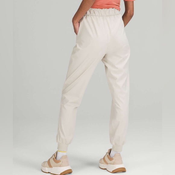 NWOT Lululemon Stretch Luxtreme Jogger *special edition team Canada - Picture 2 of 16